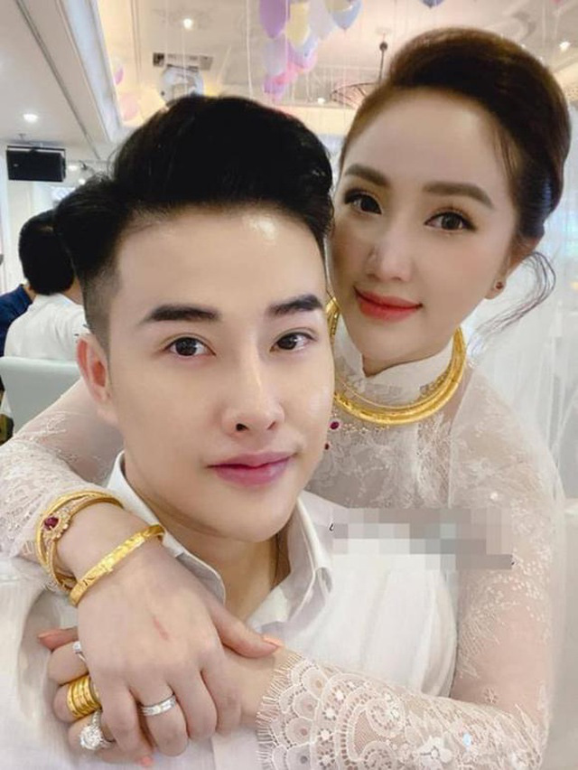 Trọn bộ người đẹp Việt đeo vàng trĩu cổ trong ngày lấy chồng - Ảnh 10.