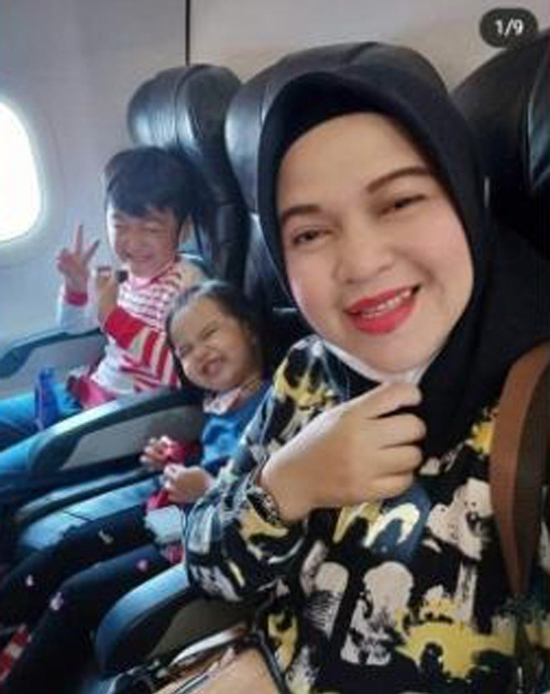 Gia đình có 5 người trên máy bay Indonesia mất tích - Ảnh 3.
