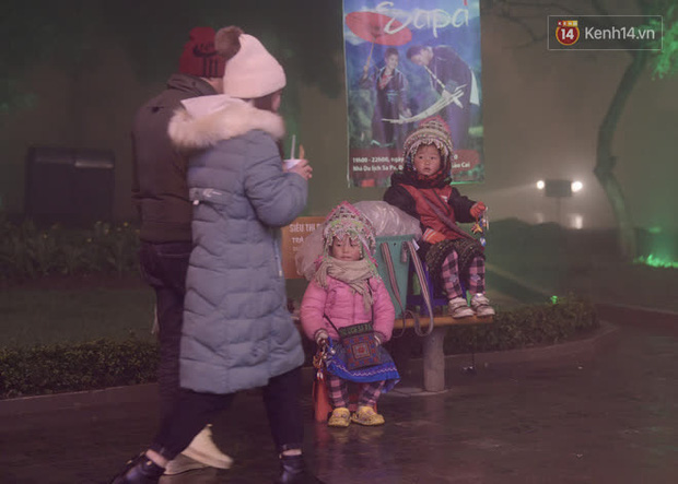 Trẻ em ở Sa Pa bị đẩy ra đường bán hàng cho du khách dưới thời tiết 0 độ C - Ảnh 16.