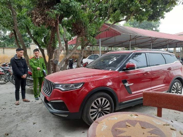Truy nã Hồ Văn Khoa nổ súng vào xe ô tô của thánh chửi Dương Minh Tuyền - Ảnh 2.