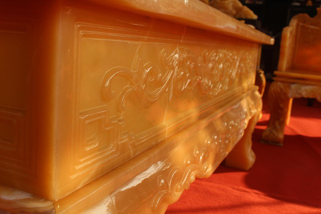 Chiêm ngưỡng bộ bàn ghế khủng bằng ngọc quý ở Ninh Bình - Ảnh 7.
