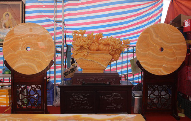 Chiêm ngưỡng bộ bàn ghế khủng bằng ngọc quý ở Ninh Bình - Ảnh 11.