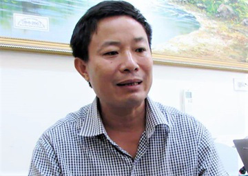 Hai c&aacute;n bộ quản l&yacute; rừng bị bắt - Ảnh 2.