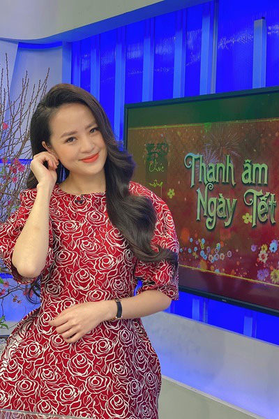 Chân dung nữ MC xinh đẹp vừa lên sóng Thời sự 19h VTV - Ảnh 5.