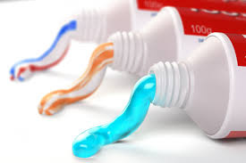 6 mẹo dùng kem đánh răng làm sạch các đồ dùng trong nhà mà bạn chưa biết - Ảnh 2.