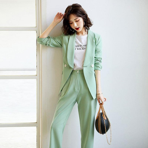 Năm mới thêm một tuổi, nhưng nàng cứ nhắm mấy outfit này, kiểu gì cũng được khen trẻ trung - Ảnh 15.