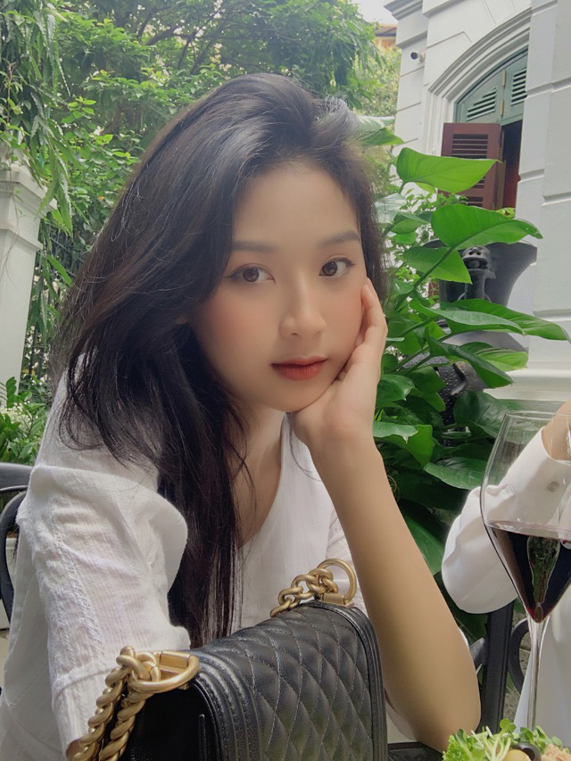 Nữ sinh ĐH Kinh tế quốc d&acirc;n đẹp dung dị nhưng vẫn cuốn h&uacute;t - Ảnh 3.