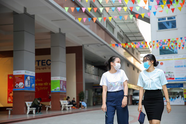 Nhiều trường đại học ở Hà Nội cho sinh viên tiếp tục nghỉ học sau Tết - Ảnh 2.