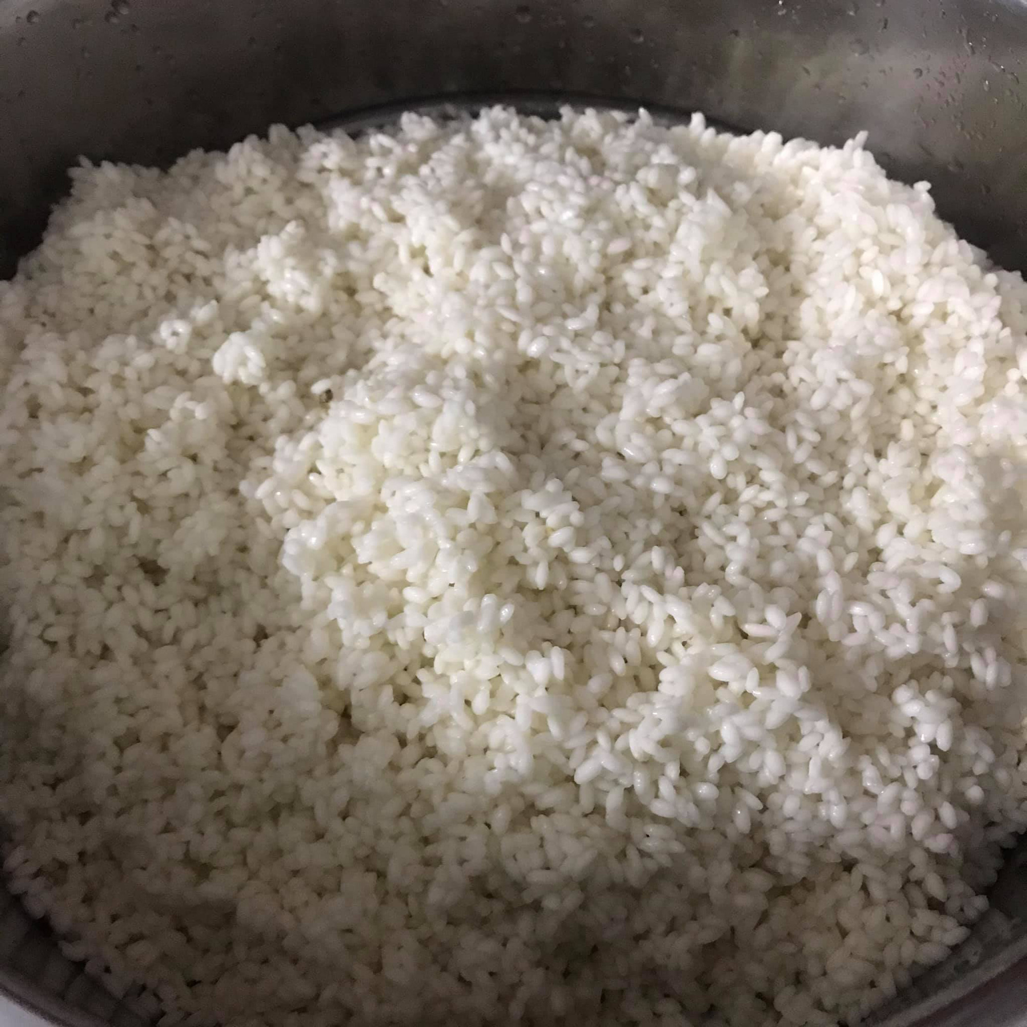 Không cần ngâm hay đồ 2 lần, nấu xôi theo cách cực nhanh này, xôi dẻo, bóng mảy để đến hôm sau vẫn như mới thổi - Ảnh 3. Không cần ngâm hay đồ 2 lần, nấu xôi theo cách cực nhanh này, xôi dẻo, bóng mảy để đến hôm sau vẫn như mới thổi - Ảnh 3.