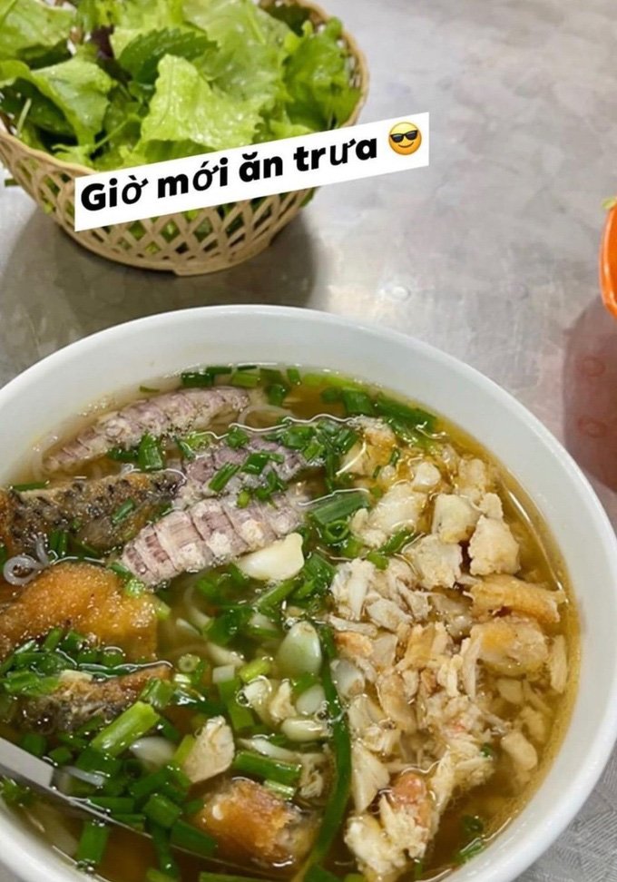 Cách chế biến các loại topping ăn kèm bún cá hấp dẫn