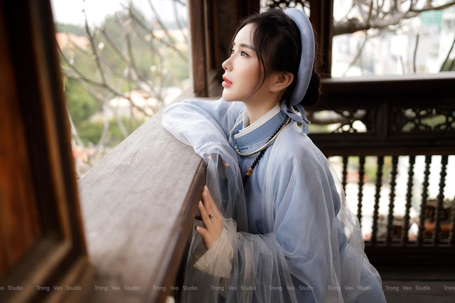 Hot girl trường HUFLIT xinh như mộng trong chiếc áo Tấc cổ truyền - Ảnh 7. Hot girl trường HUFLIT xinh như mộng trong chiếc áo Tấc cổ truyền - Ảnh 7.