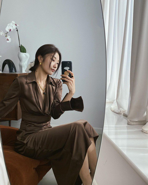 10 set đồ sang chảnh của sao Hàn, nàng mặc đẹp ngày Hà Nội mưa lạnh - Ảnh 12.