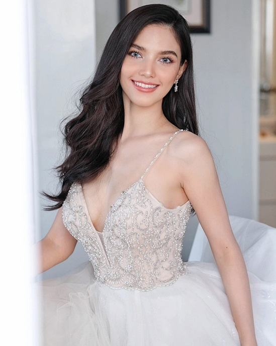 Hoa hậu đẹp nhất Lào thi Miss Universe 2020 - Ảnh 4.