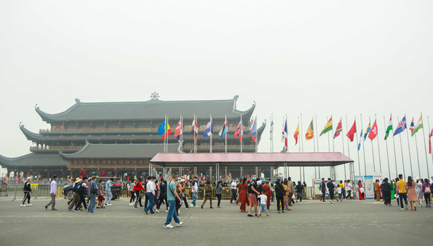 Sau khi 5 vạn người đổ về chùa Tam Chúc: Dựng rào chắn phòng chống dịch COVID-19 - Ảnh 14.