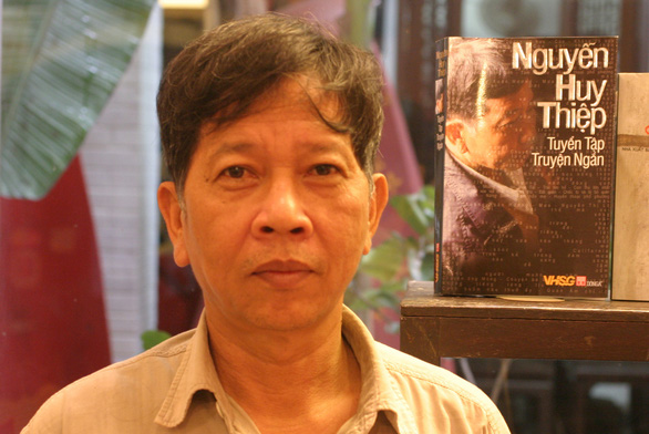 Nhà văn Nguyễn Huy Thiệp đã viết văn như thần viết - Ảnh 2.