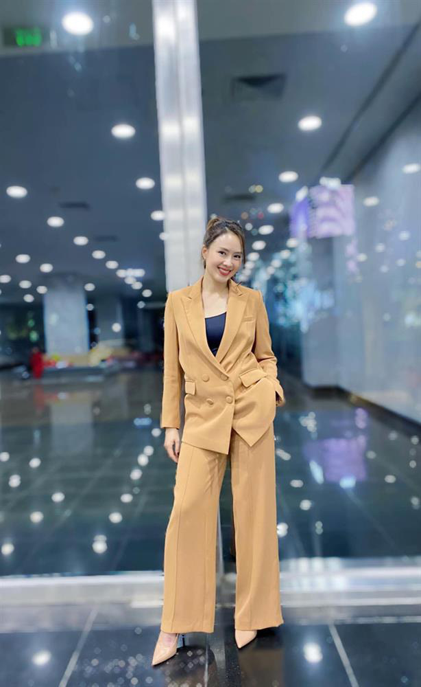 Hồng Diễm có loạt outfit chuẩn công sở mà vẫn cực trẻ xinh, chị em học theo để ghi trọn điểm thanh lịch - Ảnh 9.