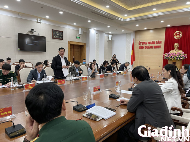 Thứ trưởng Bộ Y Tế Đỗ Xuân Tuyên kiểm tra công tác tiêm vaccine COVID-19 tại Quảng Ninh - Ảnh 6.