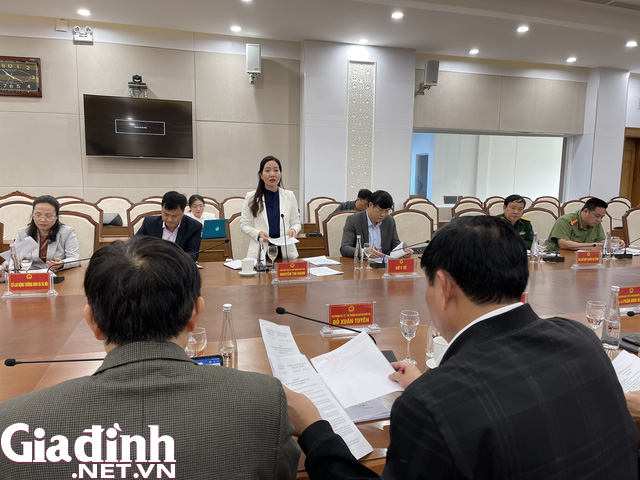 Thứ trưởng Bộ Y Tế Đỗ Xuân Tuyên kiểm tra công tác tiêm vaccine COVID-19 tại Quảng Ninh - Ảnh 5.