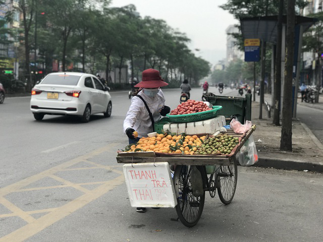 Sốt thanh trà dọc vỉa hè Hà Nội, giá 200.000 đồng/kg - Ảnh 1.