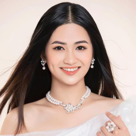 Nhan sắc nóng bỏng của người đẹp Hoa hậu Việt Nam dẫn bản tin VTV - Ảnh 11.