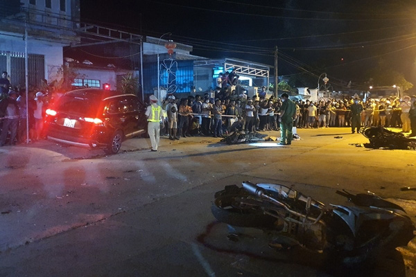 Tạm giữ hình sự tài xế tông hàng loạt xe máy, 2 người chết ở Quảng Nam - Ảnh 2.