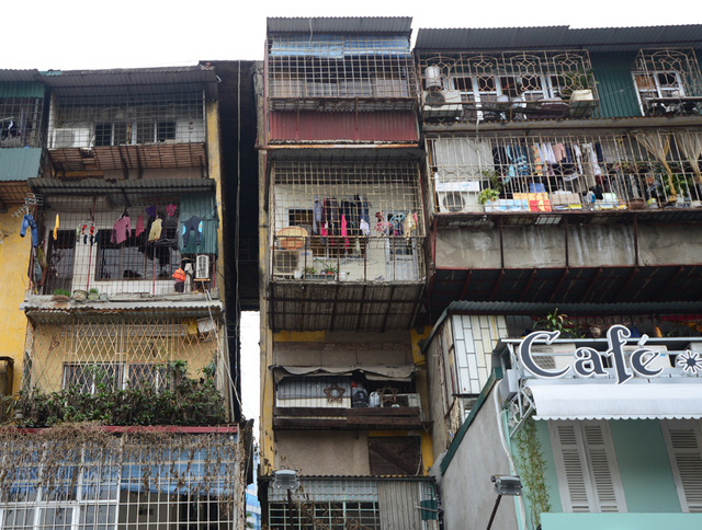 Vì sao việc cải tạo chung cư, tập thể cũ ở Hà Nội lại chậm trễ, kéo dài cả thập kỷ? - Ảnh 2.