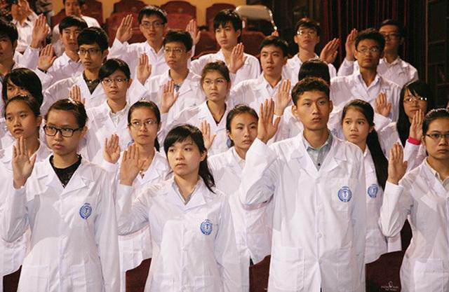 Một trường của ĐHQG Hà Nội không sử dụng kết quả thi đánh giá năng lực để tuyển sinh - Ảnh 2.