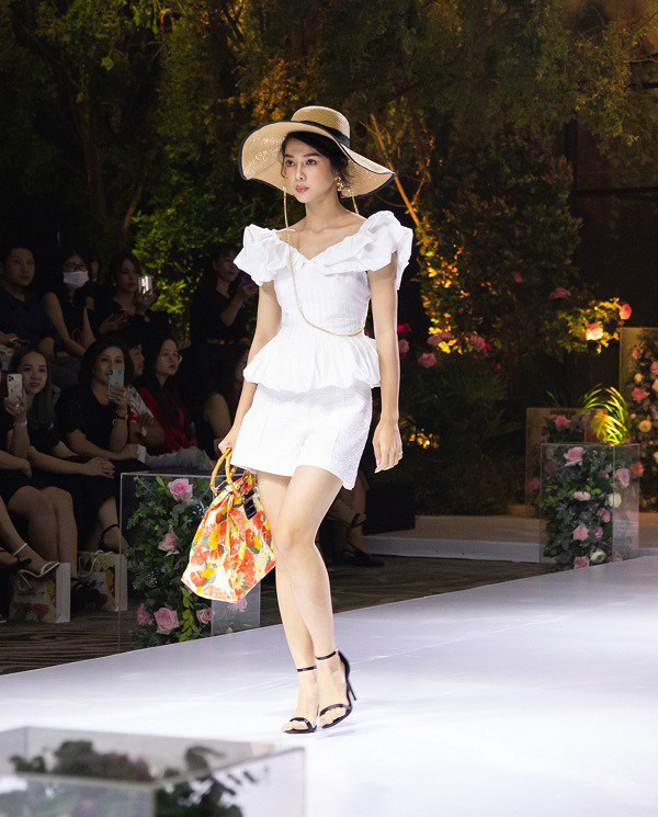 Kiểu váy trắng dịu mát được hội mỹ nhân Thái mê mẩn trong ngày nắng - Ảnh 15.