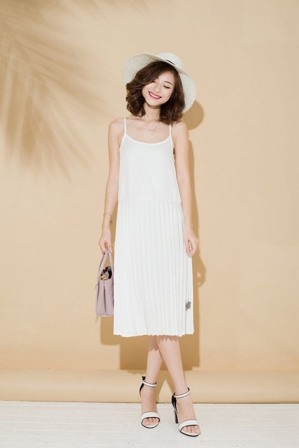 Kiểu váy trắng dịu mát được hội mỹ nhân Thái mê mẩn trong ngày nắng - Ảnh 16.