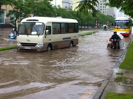 Giá rau Hà Nội tăng gấp 3, dịch vụ ăn theo chặt chém  3