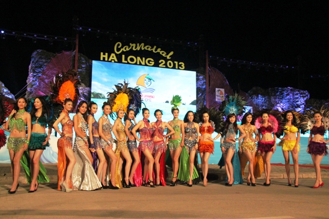 Hoa hậu Thuỳ Dung và dàn người mẫu “thiêu cháy” khán giả Carnaval Hạ Long 10