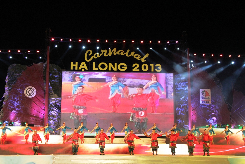 Cập nhật kh&ocirc;ng gian rực s&aacute;ng tại Carnaval Hạ Long 2013 4