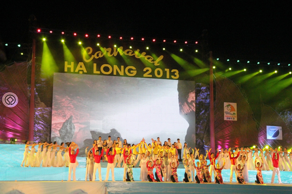 Cập nhật không gian rực sáng tại Carnaval Hạ Long 2013 8