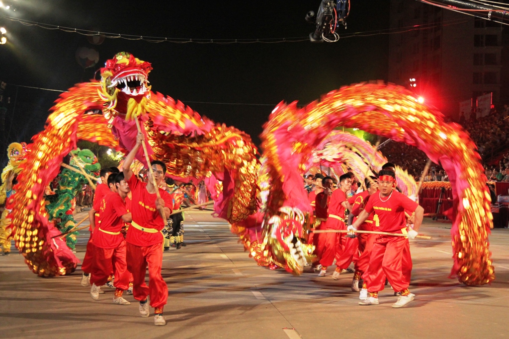 Cập nhật kh&ocirc;ng gian rực s&aacute;ng tại Carnaval Hạ Long 2013 10