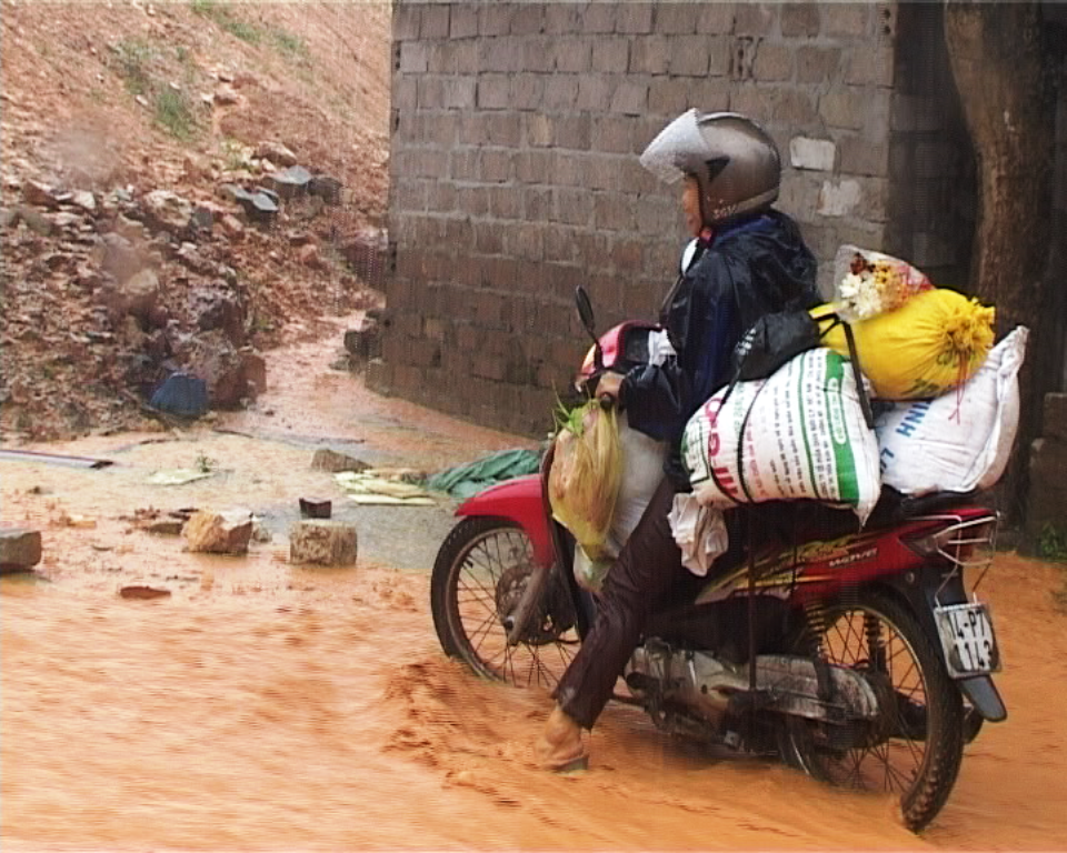 Quảng Ninh: Sạt lở đất gây nguy hiểm đến tính mạng người dân 6