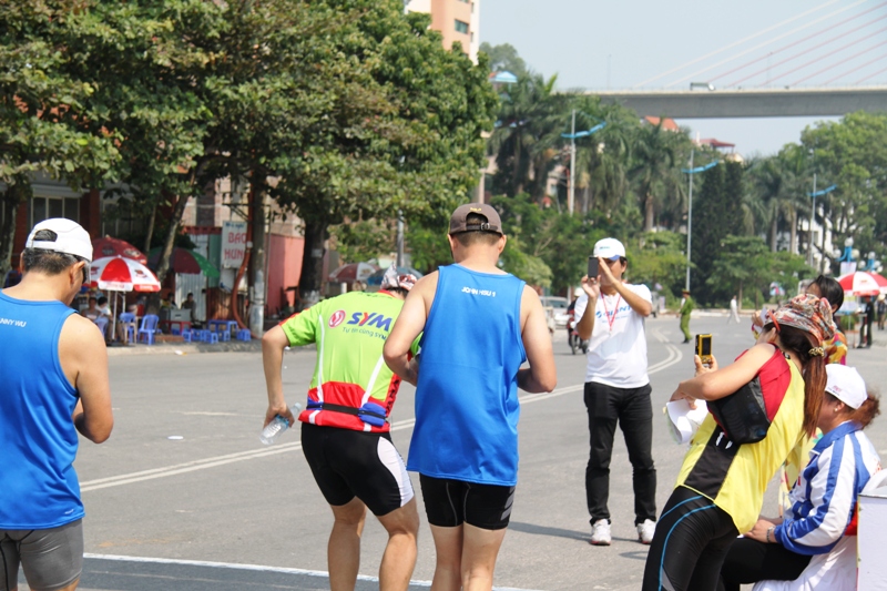 Những hình ảnh ấn tượng tại giải chạy Marathon Quốc tế Ha Long Bay 21