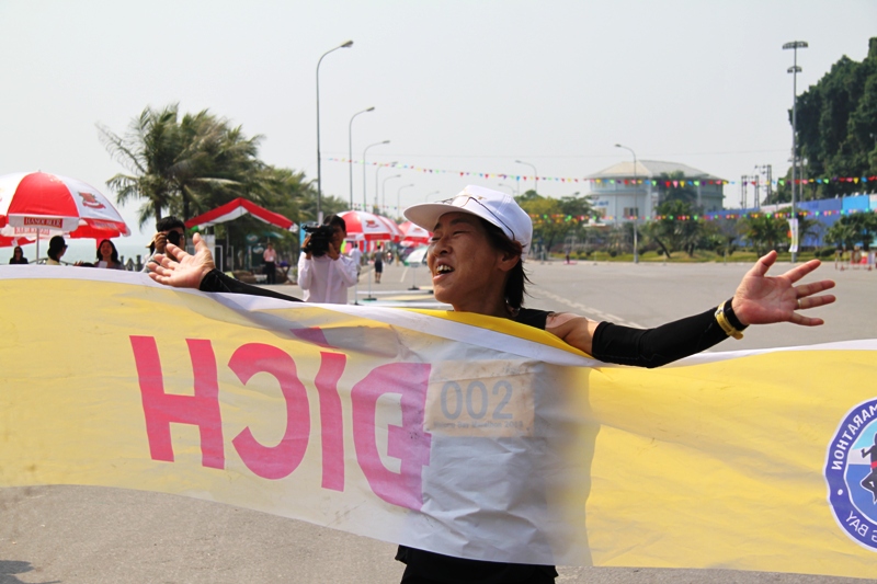 Những hình ảnh ấn tượng tại giải chạy Marathon Quốc tế Ha Long Bay 26