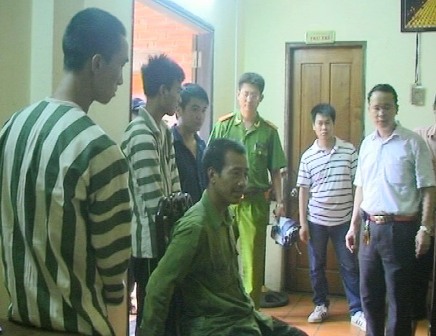 Quảng Ninh: Táo tợn cướp tiền công đức ở chùa 4