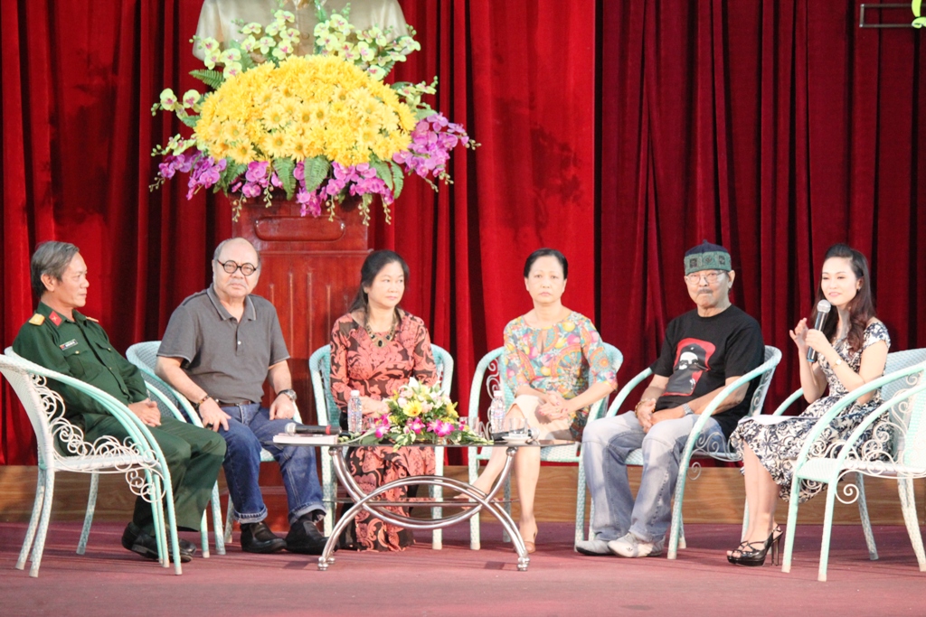 Thắm tình nghệ sĩ điện ảnh với công nhân mỏ và LLVT Quảng Ninh 2