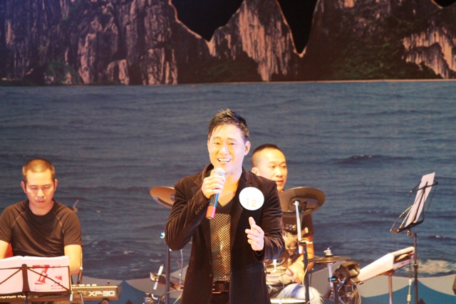 Thí sinh Bộ tư lệnh BĐBP giành giải nhất cuộc thi Tiếng hát hữu nghị Việt – Trung 2013  7