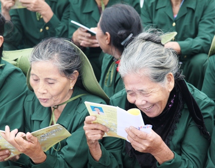 Xúc động ngày về thăm Đại đội nữ pháo binh Ngư Thủy 18