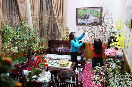 Thuỳ Candy đ&oacute;n tết ấm &aacute;p b&ecirc;n gia đ&igrave;nh tại Hạ Long 5