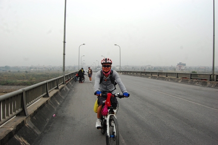 Quảng Ninh: Một người đạp xe một m&igrave;nh xuy&ecirc;n Việt 6