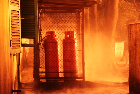 Quảng Ninh: Ch&aacute;y lớn ở Nh&agrave; m&aacute;y tuyển than Nam Cầu Trắng 10