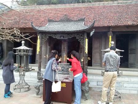 Du kh&aacute;ch đổ về Y&ecirc;n Tử trong ng&agrave;y đầu năm mới 7