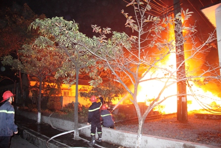 Quảng Ninh: Ch&aacute;y lớn ở Nh&agrave; m&aacute;y tuyển than Nam Cầu Trắng 6