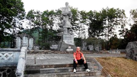 Quảng Ninh: Một người đạp xe một m&igrave;nh xuy&ecirc;n Việt 9