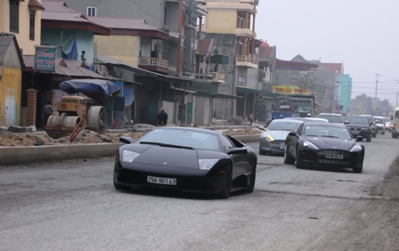 Cận cảnh siêu xe Lamborghini “bò” trên quốc lộ 18A 2