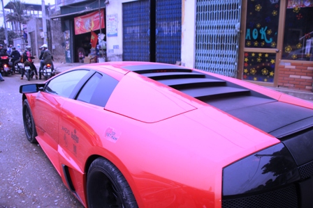 Cận cảnh siêu xe Lamborghini “bò” trên quốc lộ 18A 4