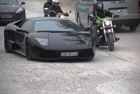 Cận cảnh siêu xe Lamborghini “bò” trên quốc lộ 18A 10